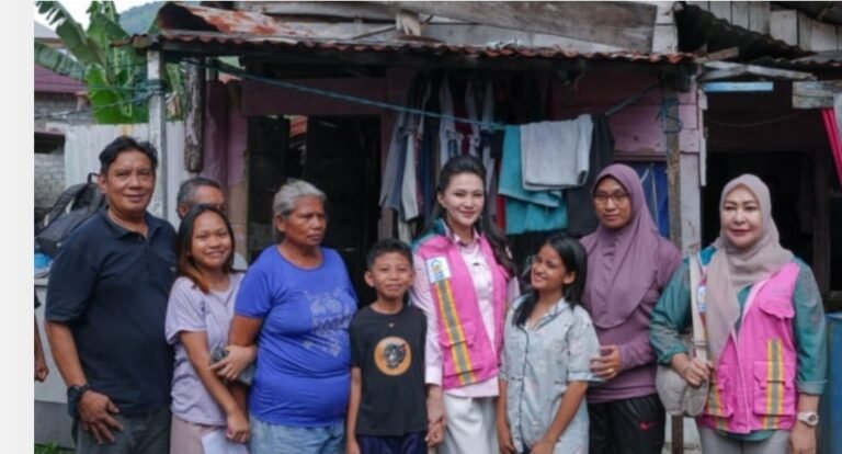 Di Tengah Kota yang Berkembang, Warga Terjebak di Rumah Tak Layak